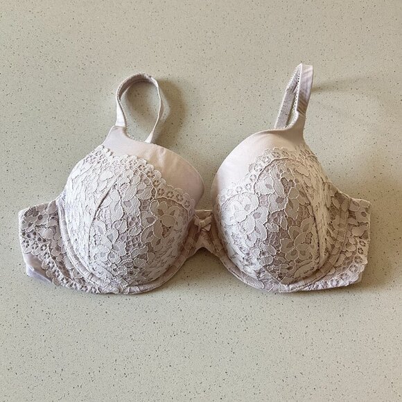 Victoria's Secret Body by Victoria Cream Lace Overlay Bra Underwire Push Up 38D - Picture 1 of 5